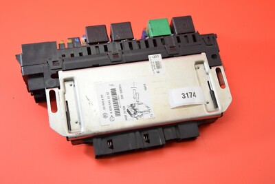 Y23 00-06 MERCEDES W220 S500 RIGHT FRONT ENGINE RIGHT SAM FUSE BOX