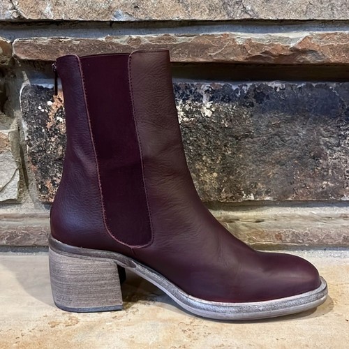 Stivali Free People Essential Chelsea in pelle cioccolato ciliegia - Foto 6 di 10