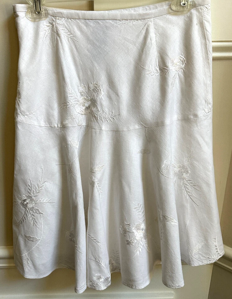 Юбка женская ICE Fit & Flare вышитая с цветочной подкладкой сбоку на молнии белая размер 4 - Изображение 3 из 4