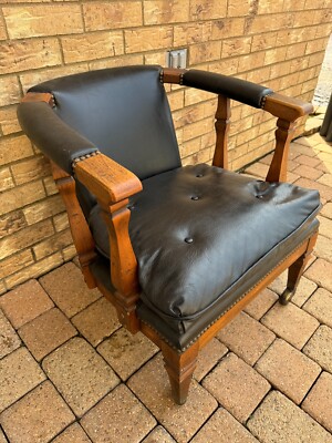 Vintage NORTH HICKORY Wood Vinyl Barrel Back Club/Game