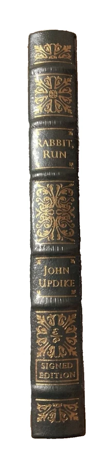 ВИНТАЖНЫЙ НОВЫЙ/ИЗДАТЕЛЬ ЗАПЕЧАТАННЫЙ! "RUN RABBIT" JOHN UPDIKE С АВТОГРАФОМ с сертификатом подлинности EASTON PRESS - Изображение 2 из 4