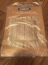 1984 Caron Candlewicking Kit  6036 "Dutch Tulip Square Pillow" 14"x14" w/Ruffle
