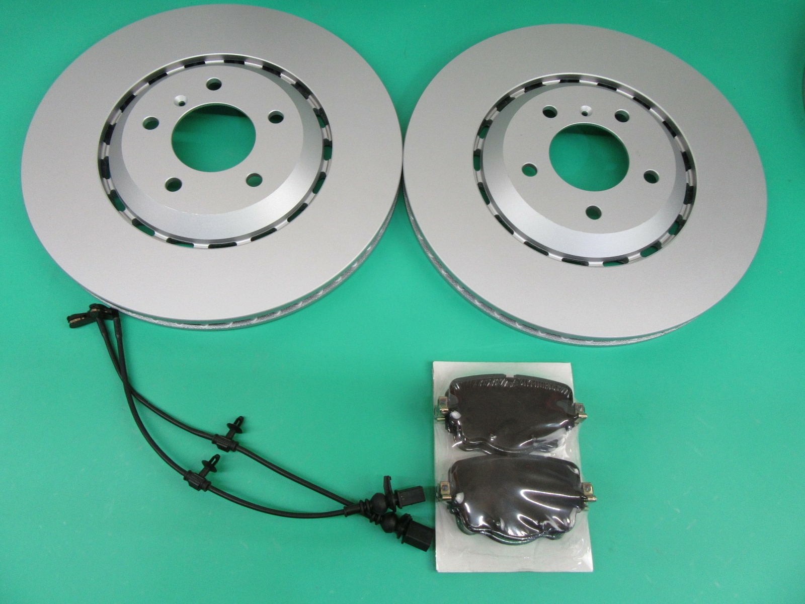Bentley Bentayga rear brake pads & rotors