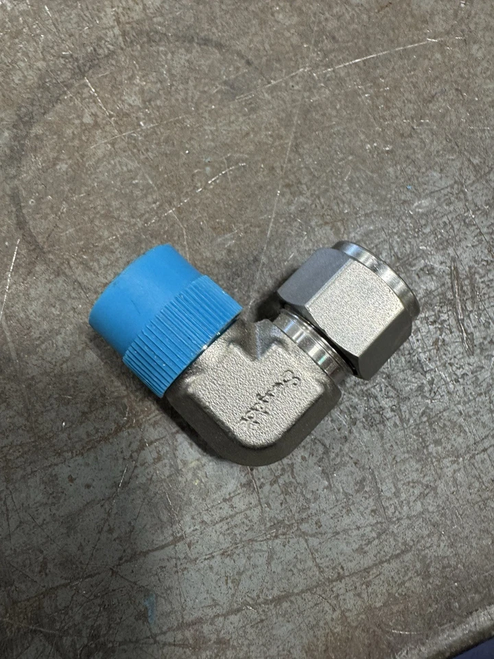 Swagelok SS-810-2-8, 1/2” OD X 1/2 “MNPT Stainless Steel Elbow - Image 3 of 3