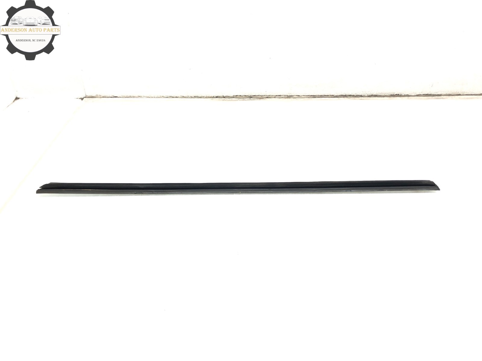 2008-2012 MASERATI GRANTURISMO M145 RIGHT PASS SIDE DOOR WINDOW BELT MOLDING OEM