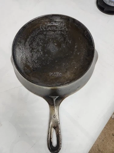 Vintage Cast Iron Wagner Ware Sidney Ohio - NO. 7 Skillet 1057 O