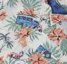 Izod Saltwater Men's M Tropical Short Sleeve Button Down Relaxed Shirt EUC