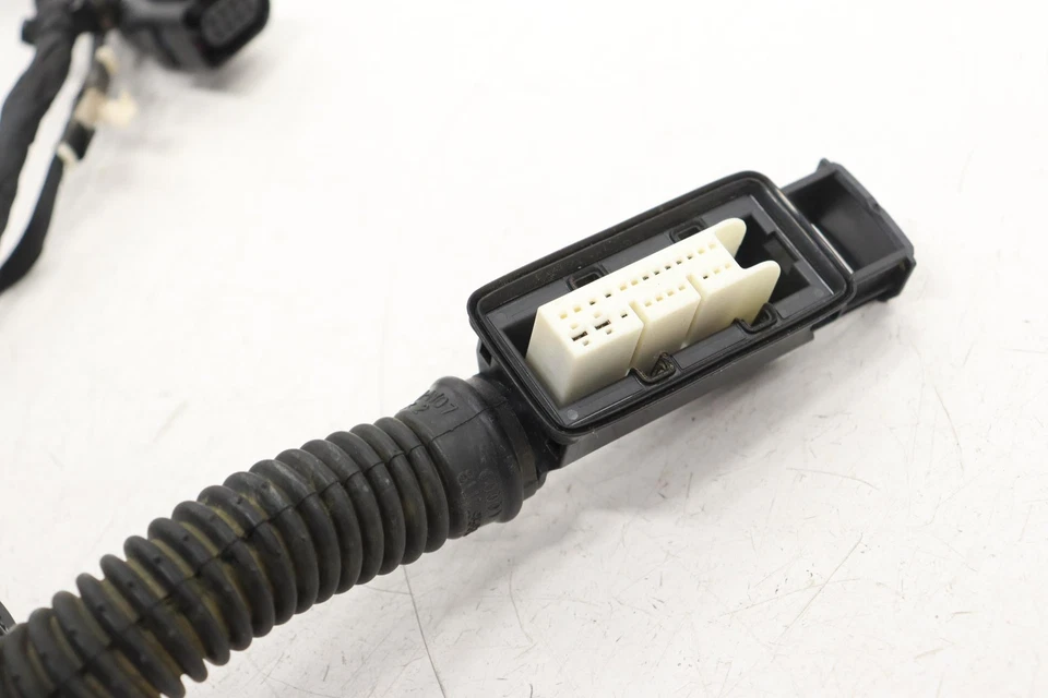 Audi A4 2019 arnés de cables (puerta) Foto 2 de 4