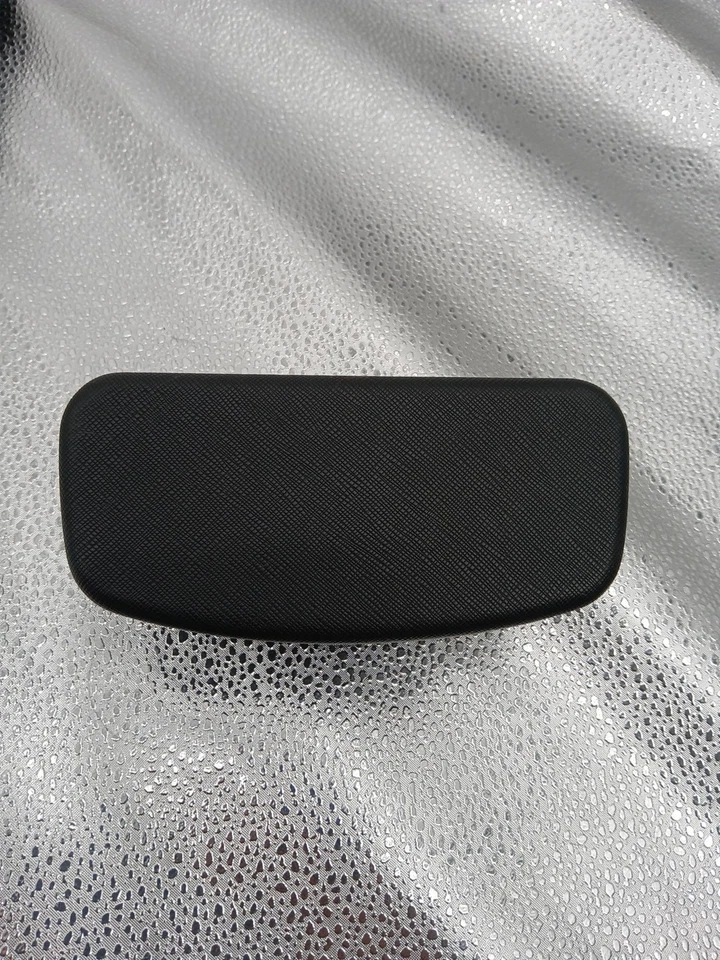 Estuche para gafas de sol Salvatore Ferragamo unisex negro rígido Foto 4 de 4