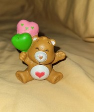 CARE BEARS VINTAGE PVC FIGURE TENDERHEART BEAR HOLDING HEART BALLOONS