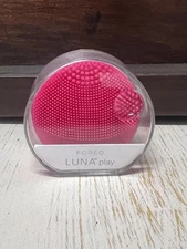 Foreo Luna [Play Plus] Portable Facial Cleansing Brush [Fuchsia]