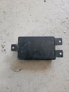 Audi A6 4B Antennenverstärker Verstärker Umschaltbox 4D0035530C