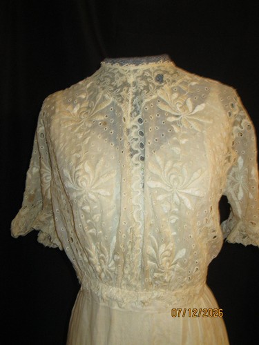 1900's Antique Edwardian Victorian Lingerie Tea Dress w/ Embroidered Flowers