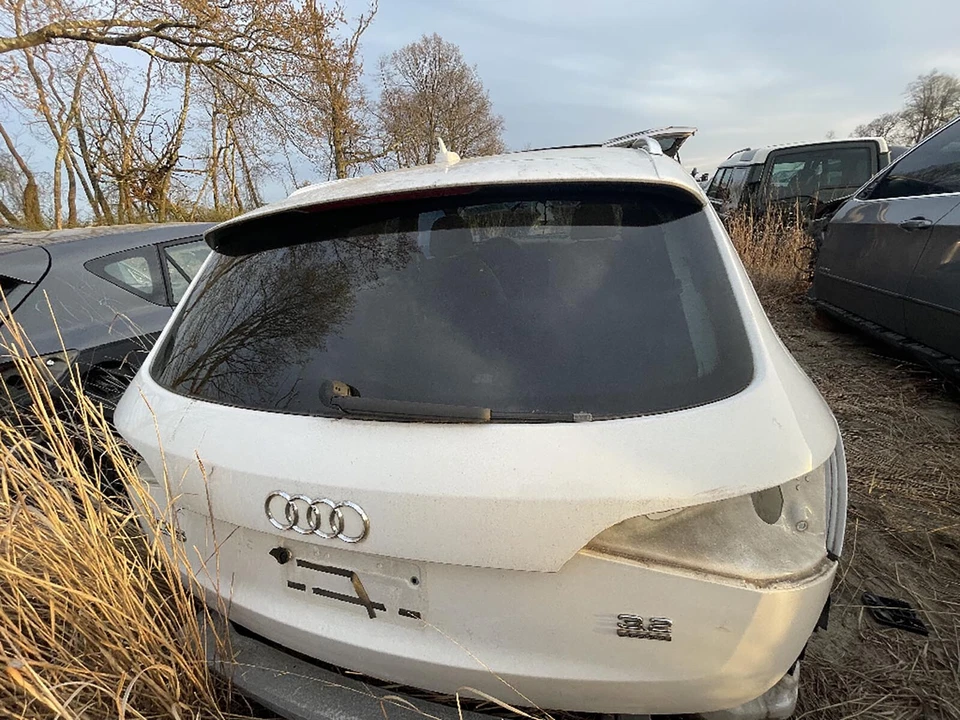 2009 - 2012 Audi Q5 8R 3.2L Rocker Panel Molding Right Passenger Side Rear - Imagem 4 de 4