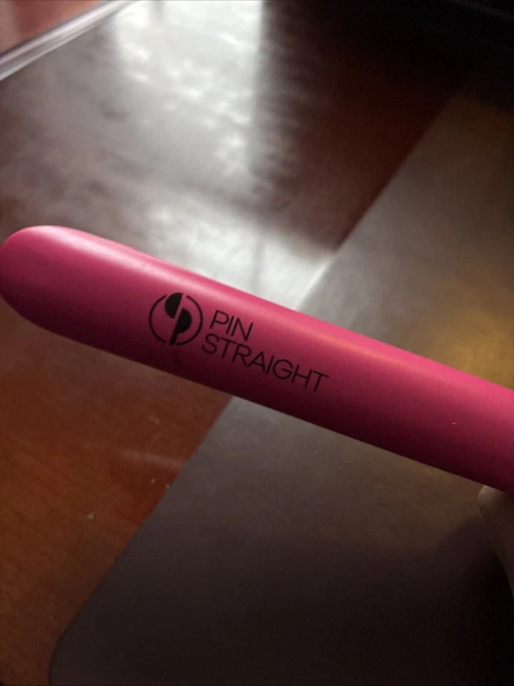 LeChic Ionik Ceramic Flat Iron Dark Pink. Never Used No Box - Image 3 of 4