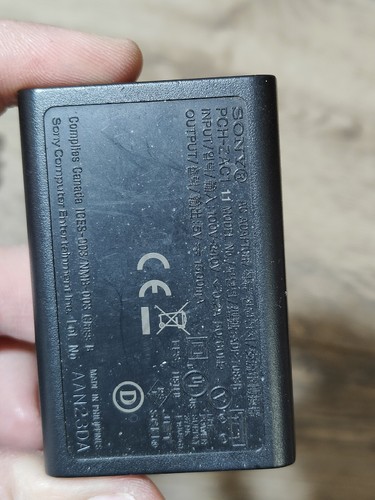 GENUINE Sony PS Vita OLED Power Supply PCH-ZAC1 for PS Vita OLED (1000 Model) - Picture 2 of 3