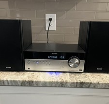 Sony CMT-SBT100 Stereo Sound System With Speakers CD/Radio/Bluetooth Works Great
