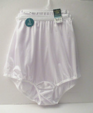 Vanity Fair brief panties 3 pair Perfectly Yours Lace Nouveau size 8/XL white