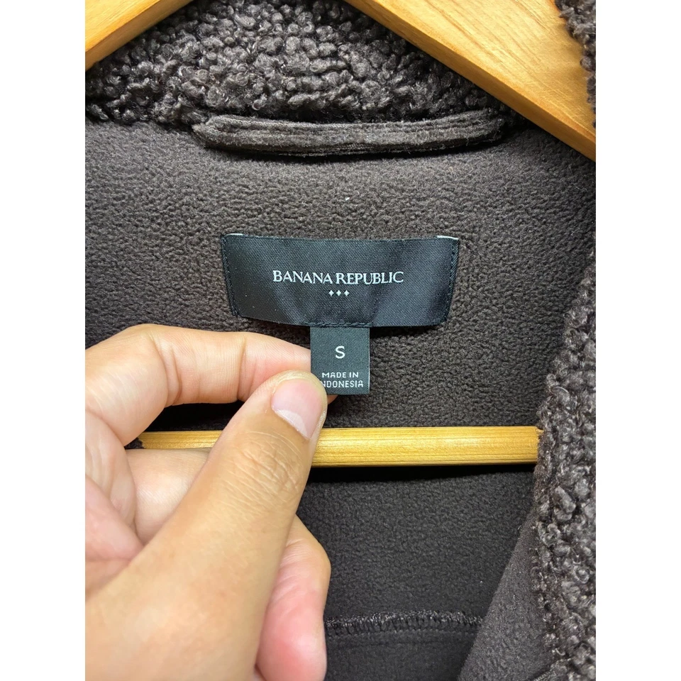 Chaqueta de camionero Banana Republic Sherpa para mujer pequeña marrón con cuello abotonado Foto 4 de 4