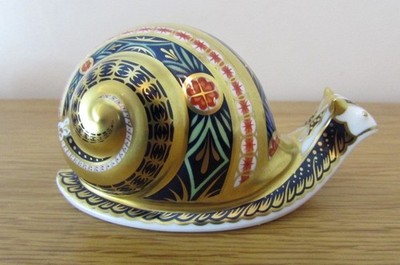 Royal Crown Derby Limited Edition 1692/4500 'GARDEN SNAIL' Briefbeschwerer - Ref1109