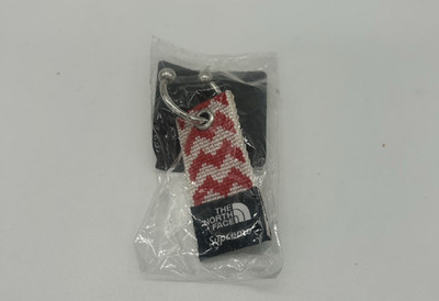 Supreme / The North Face Woven Schlüsselanhänger