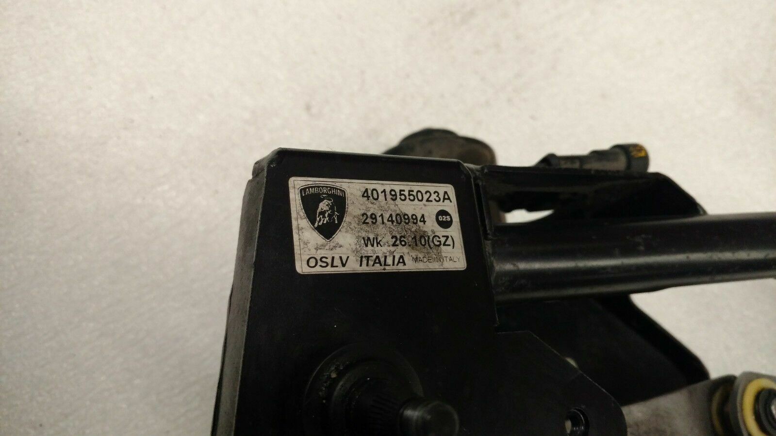 LAMBORGHINI GALLARDO LP560 LP570 WINDSHIELD WIPER MOTOR ARM ASSEMBLY 401955023A