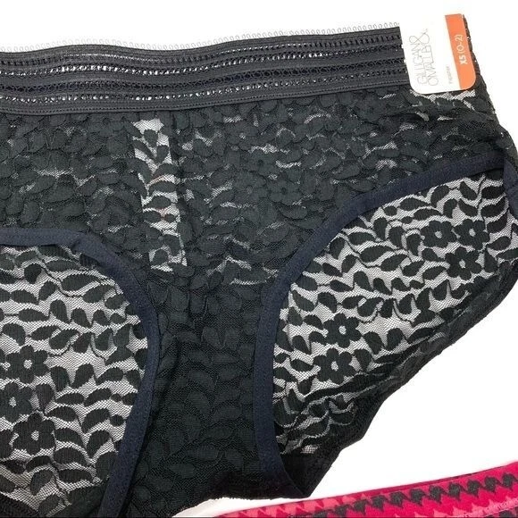 Lote de 3 pares de ropa interior Hanes, Gilligan & O’Malley rosa chevron y encaje negro Foto 3 de 4