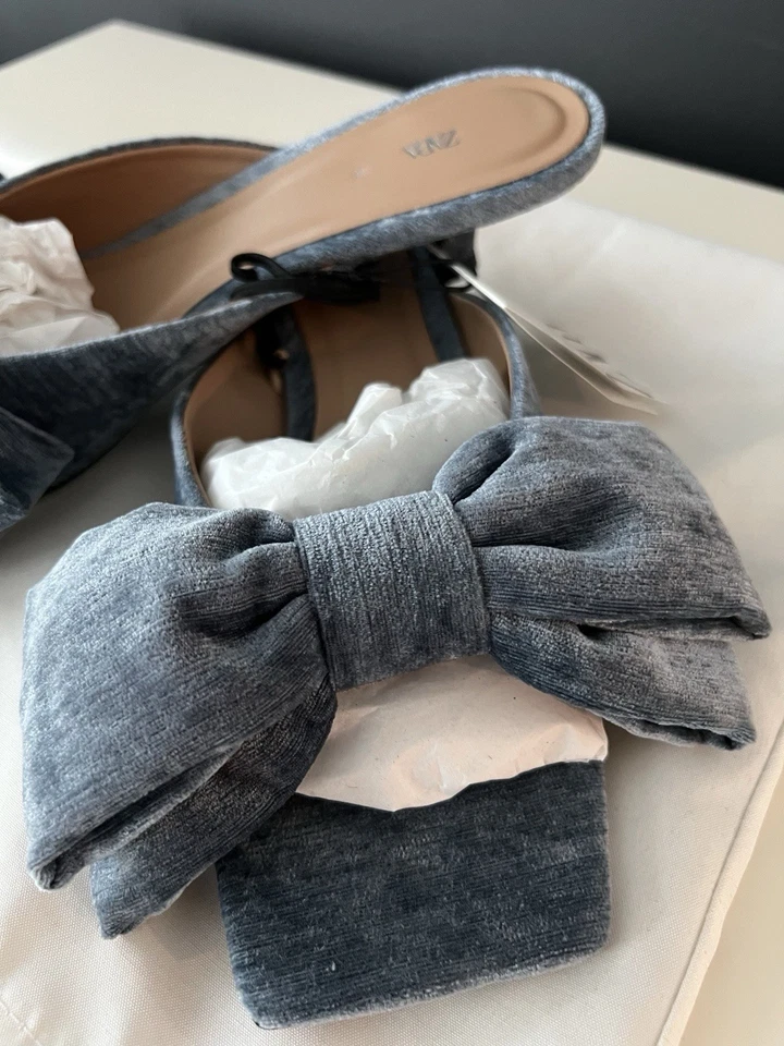 Mules Zara Azul Terciopelo Gatito Tacón Mujer Talla 7.5 Nuevo Con Etiquetas Y Plumero Foto 2 de 4