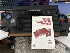 Atari 2600 Woodgrain Console (NTSC)
