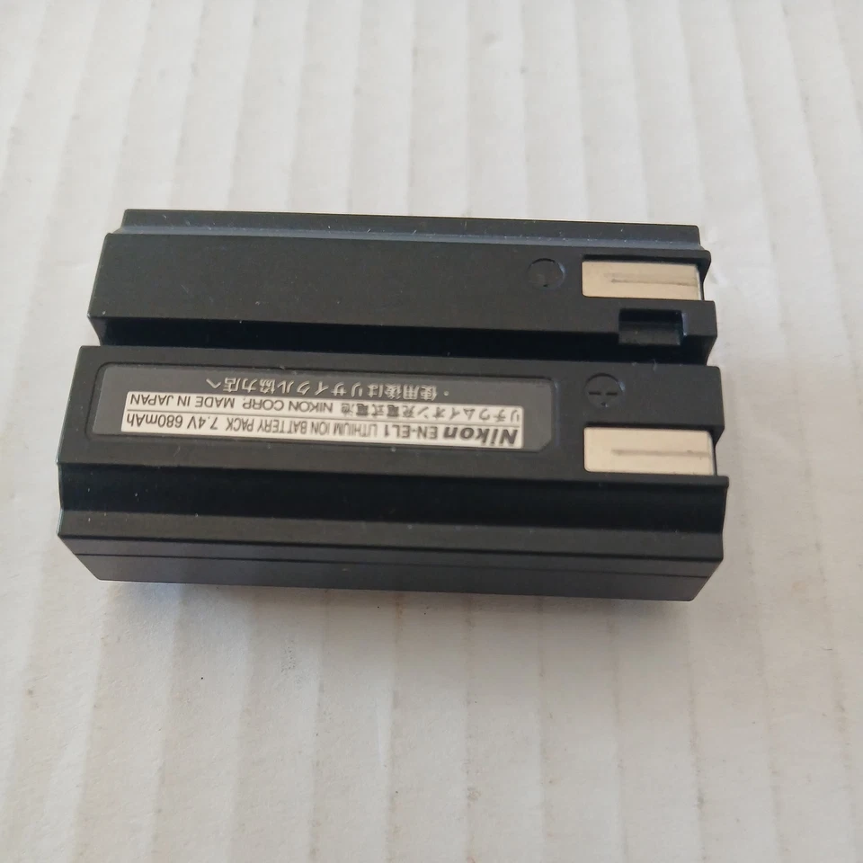 2 pilas RECARGABLES ORIGINALES OEM NIKON EN-EL1 PARA CÁMARA DE FOTOS (HECHAS EN JAPÓN)  Foto 4 de 4