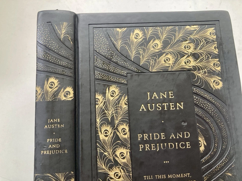 Jane Austen Pride and Prejudice Hardcover - Penguin Classics Leather bound 2015 Foto 3 de 4