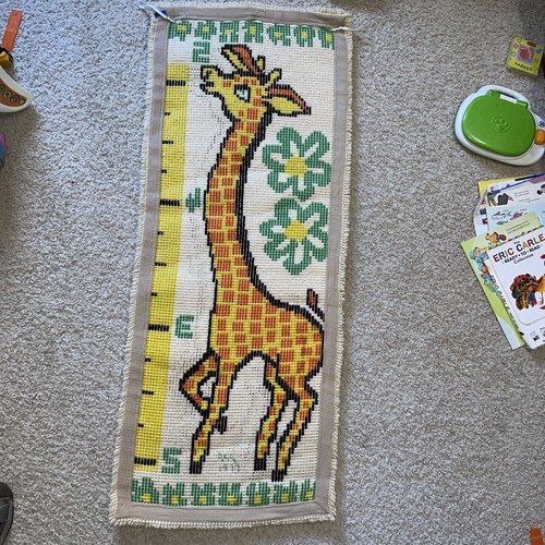 Vintage Giraffe Wall Hanging Latch Hook Rug Baby Growth Chart - Picture 5 of 8