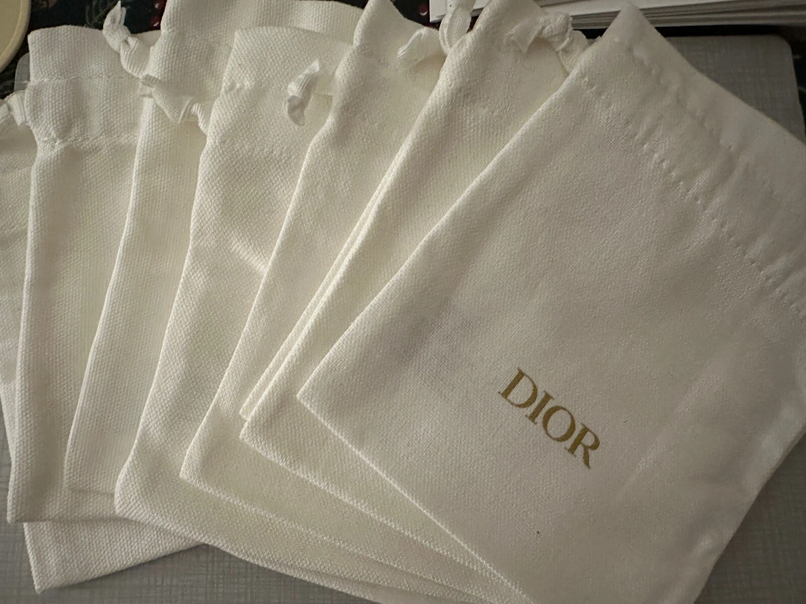 Petits sacs à cordon Dior x 10 articles   Parfait pour cadeaux et rangement