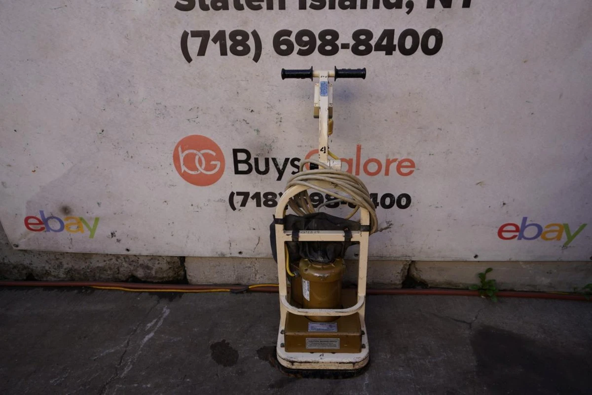 Cherryhill Hardwood Floor Sander 120 volts. Great Working Unit. 3