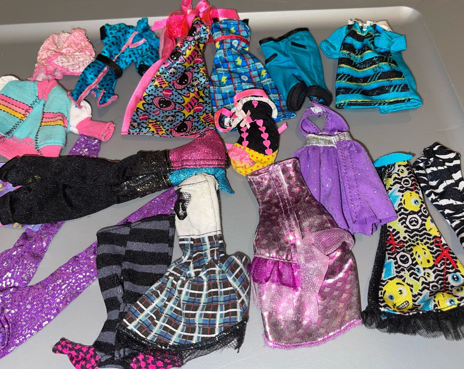 MONSTER HIGH DOLL CLOTHES LOT 17 Items Total