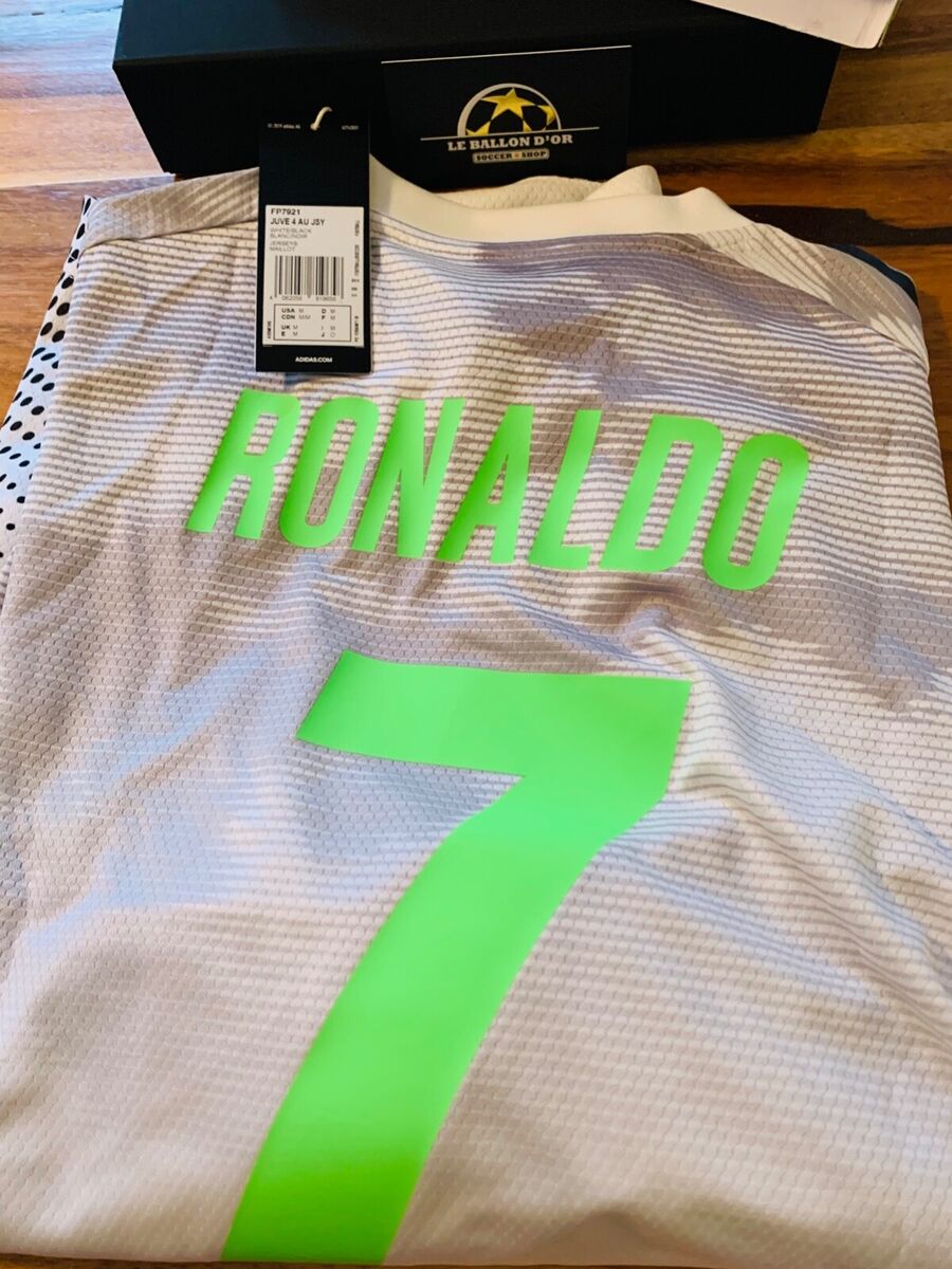 2019-20 Adidas Cristiano Ronaldo #7 Juventus Palace 2019-20 Adidas Cristiano Ronaldo #7 Juventus Palace