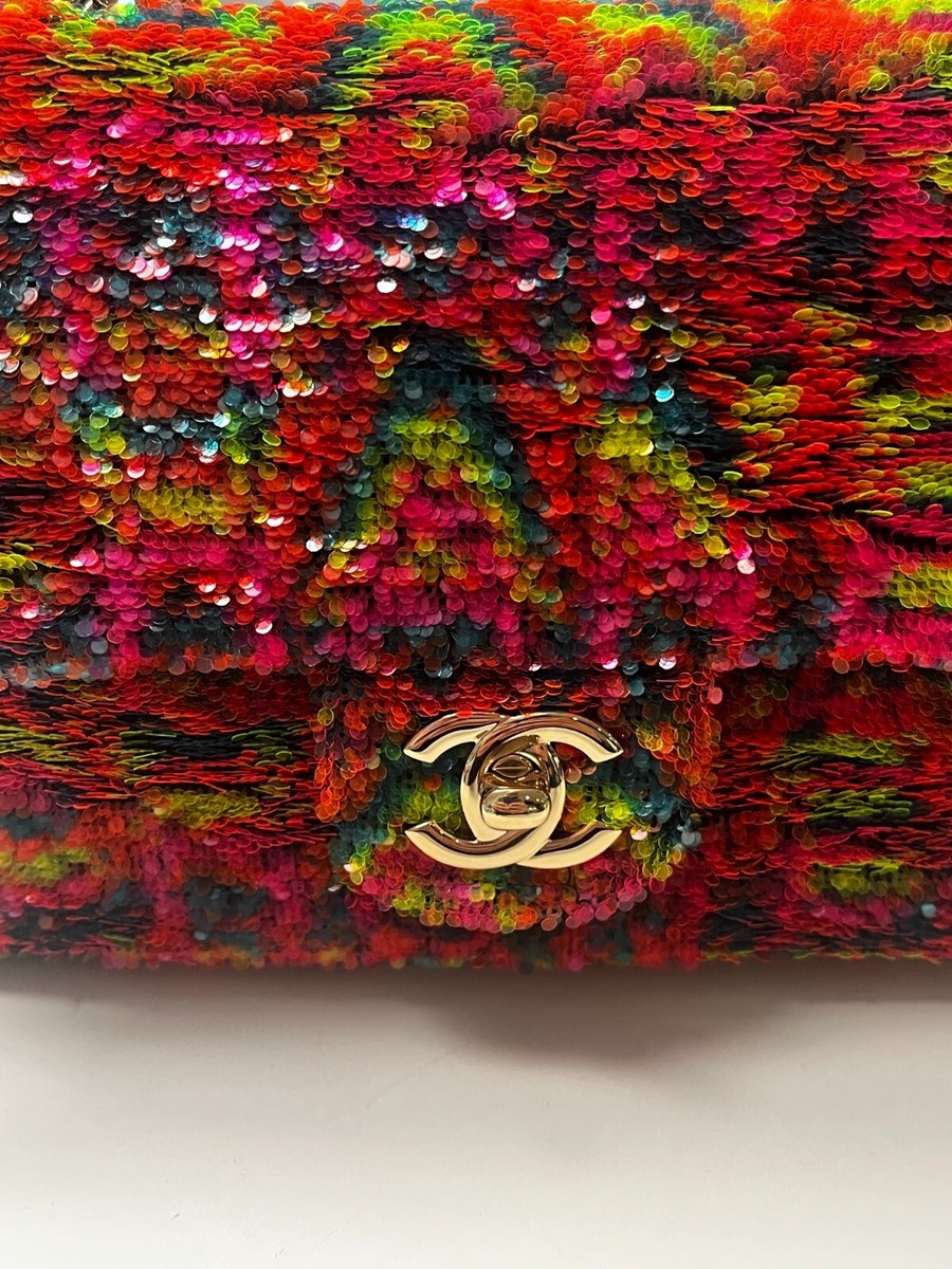 【CHANEL】　新品レアカラー♡入手困難 シャネル 2023-24年秋冬コレクション、永遠のコード「カメリア」に着目