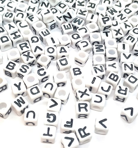 300pcs 7mm white cube mixed letters acrylic alphabet beads DIY Jewellery / Craft - Picture 3 of 3