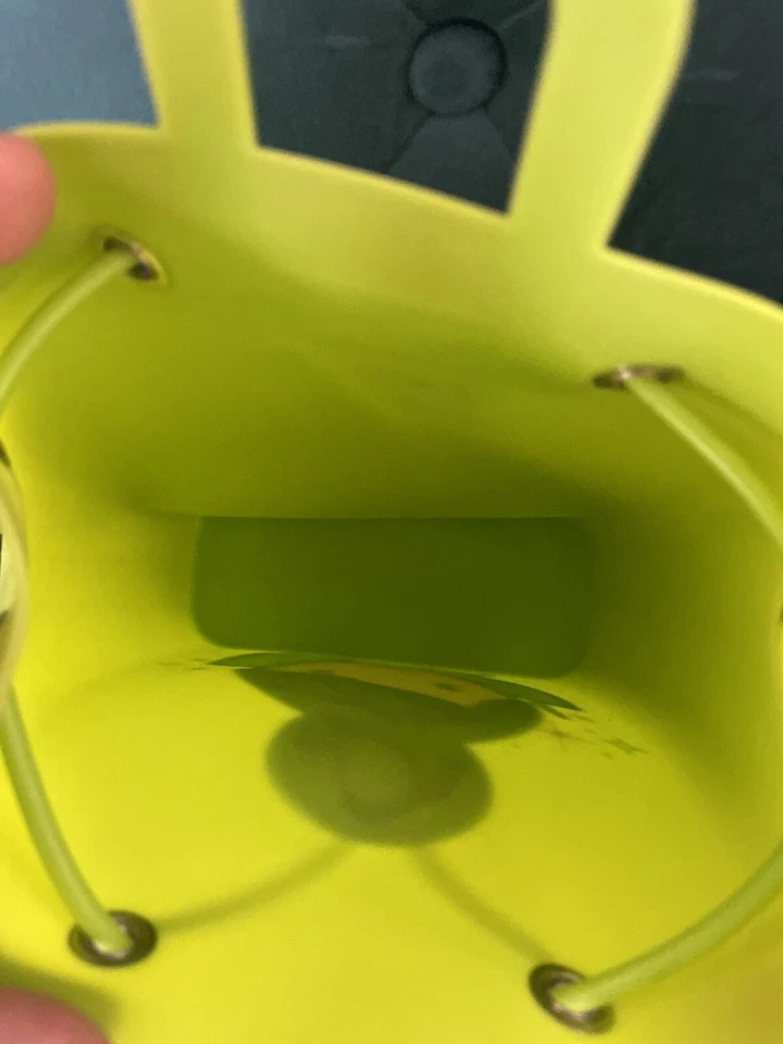 "Mochila timbre de silicona gelatina Disney Store MXYZ verde con cuerdas 10x7x3""" Foto 3 de 4