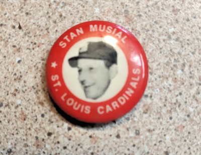 1969 MLBPA St Louis Cardinals Stan Musial Baseball Pinback Button Red pin