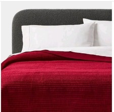 Threshold King Size Ruched Velvet Quilt Red