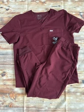Figs Men’s Scrubs Burgundy Tansen Jogger Pants Leon Top Size Large