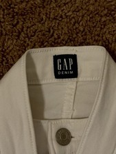 White gap pants
