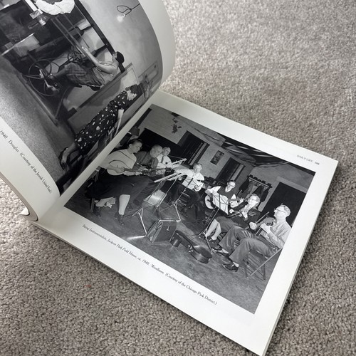 The Old Chicago Neighborhood : Remembering Life in the 1940s Paperback SIGNED - Picture 5 of 7