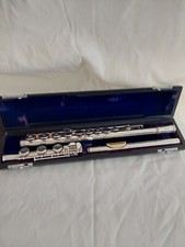 Armstrong sterling silver Low B flute with gold lip plate