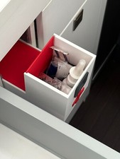 VW Grand California Erste Hilfe Box hinter Schubladenblende für Cali 600 GC 680