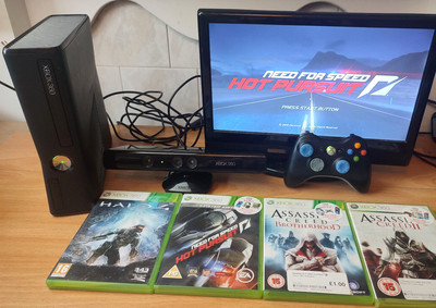 250GB Microsoft Xbox 360 S mattschwarz Halo 4 Kinect Bundle Konsole