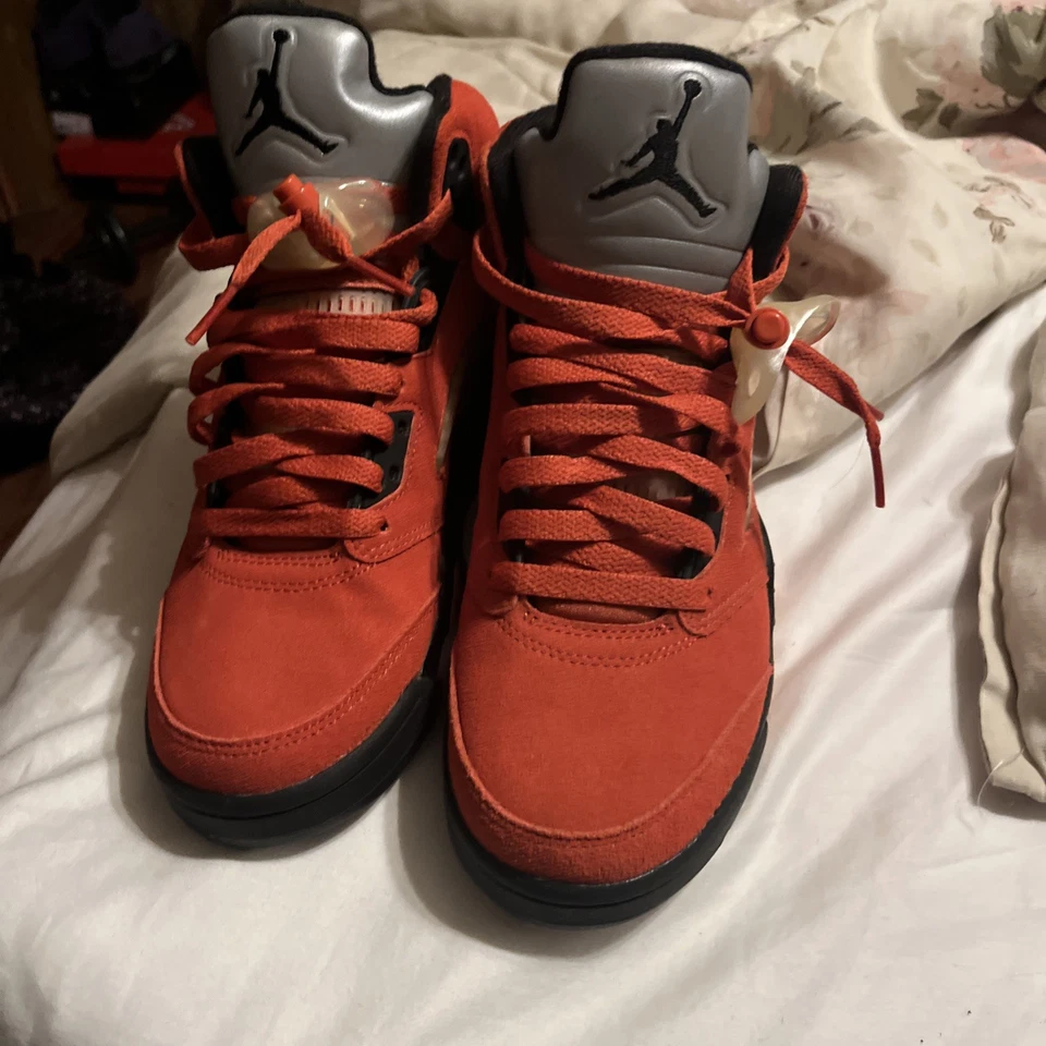 Talla 7.5 - Air Jordan 5 Retro Dunk on Mars W Foto 2 de 4