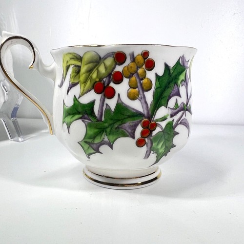 Royal Albert Fiore del Mese #12 Piattino Tazza "Holly" Dipinto A Mano - Foto 4 di 12