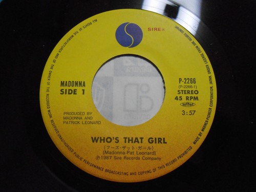 MADONNA WHO'S THAT GIRL JAPAN 7" P-2266 w/ Q&A postcard - Picture 4 of 4